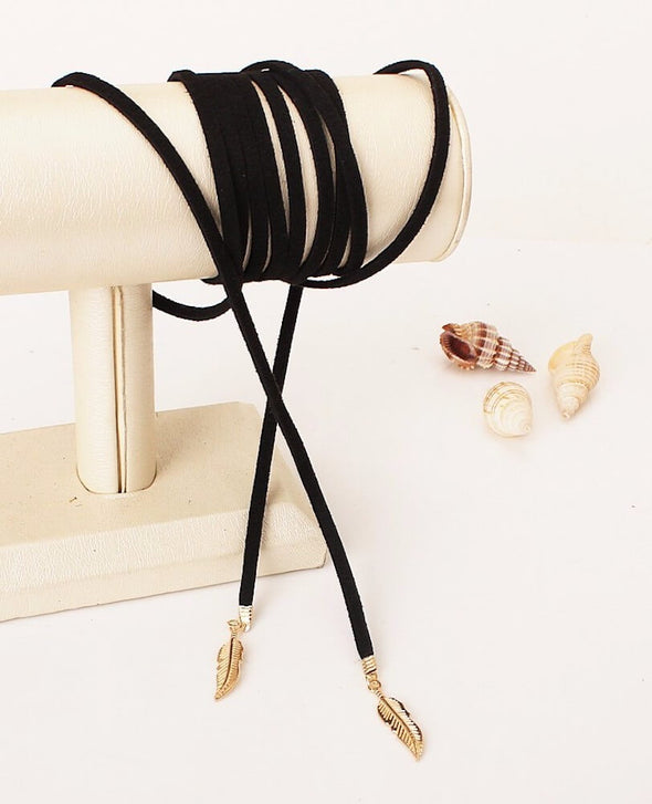 Suede Choker x Feather