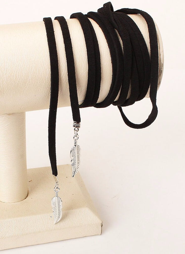 Suede Choker x Feather